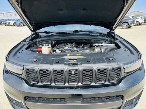 Used 2023 Jeep Grand Cherokee L Limited w/ Luxury Tech Group II image 49