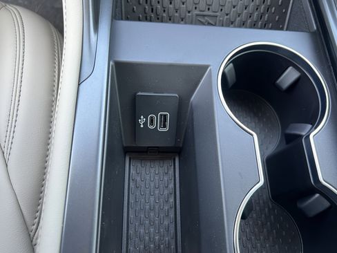 New 2025 Lincoln Nautilus Premier w/ Equipment Group 102A image 23