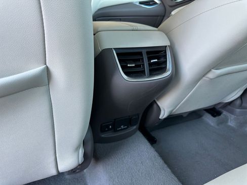 Used 2024 Chevrolet Malibu LT image 24