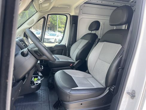 Used 2025 RAM ProMaster 2500 w/ Convenience Group FWD image 17