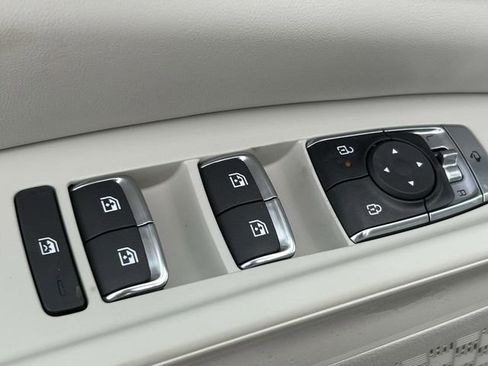 New 2026 Kia Carnival EX FWD image 28