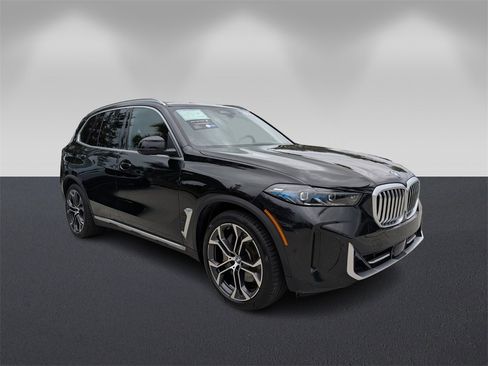 Certified 2025 BMW X5 xDrive50e w/ Parking Assistance Package image 2