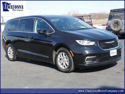 Certified 2024 Chrysler Pacifica Touring-L