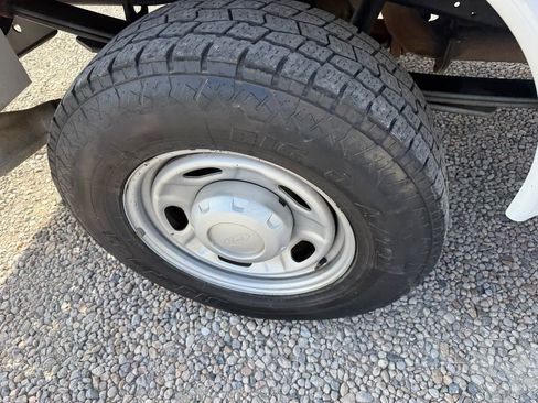 Used 2012 Ford F250 XL w/ Snow Plow Prep Pkg image 35