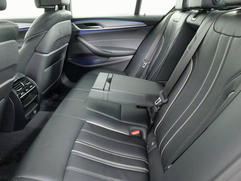 Used 2018 BMW 530i xDrive w/ M Sport Package image 46