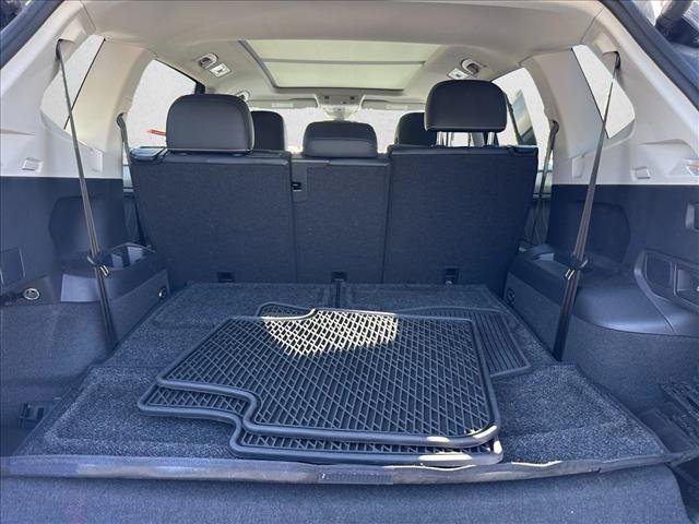 Used 2024 Volkswagen Tiguan SE w/ Panoramic Sunroof Package FWD image 25