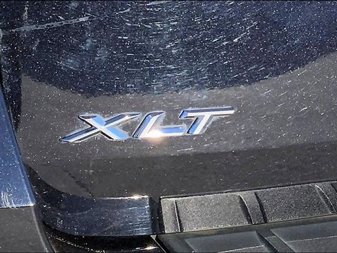 Used 2022 Ford Explorer XLT w/ Equipment Group 202A image 30