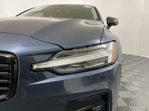 Used 2022 Volvo S60 B5 Inscription image 8