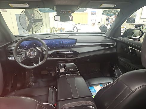 Certified 2025 Buick Enclave Sport Touring image 19