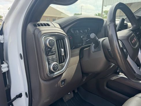 Used 2019 GMC Sierra 1500 SLT w/ SLT Premium Package AWD/4WD image 18