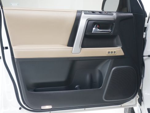 Used 2016 Toyota 4Runner Limited RWD image 17