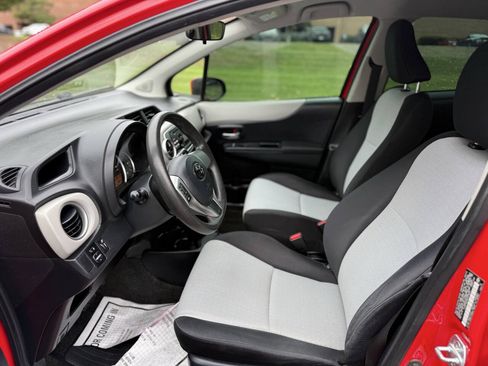 Used 2014 Toyota Yaris LE FWD image 11