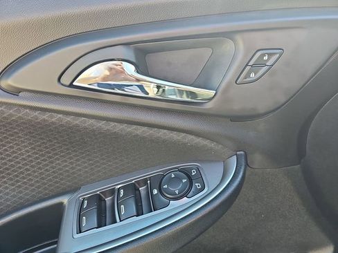 Used 2024 Chevrolet Malibu LT image 22