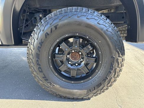 Used 2014 Ford F150 FX4 w/ Equipment Group 402A Luxury AWD/4WD image 19