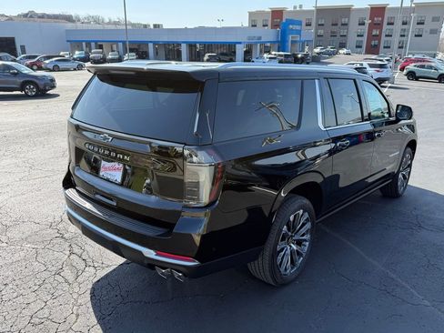New 2026 Chevrolet Suburban High Country AWD/4WD image 9