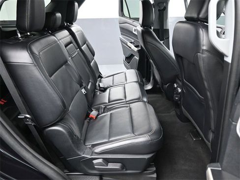 Used 2021 Ford Explorer Limited w/ Equipment Group 301A image 24