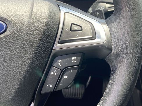 Used 2018 Ford Fusion SE w/ Equipment Group 201A FWD image 21