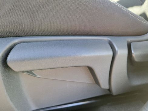 Used 2024 Nissan Rogue S image 8