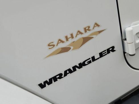 Used 2013 Jeep Wrangler Sahara w/ Connectivity Group AWD/4WD image 27