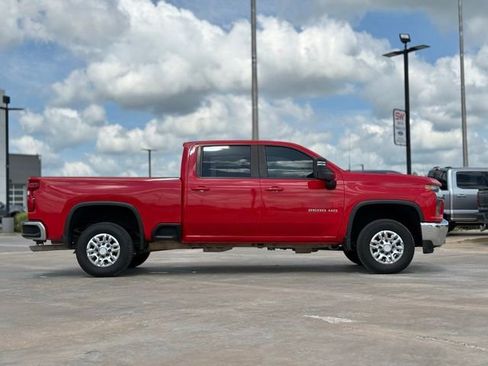 Used 2022 Chevrolet Silverado 2500 LT w/ Convenience Package AWD/4WD image 7