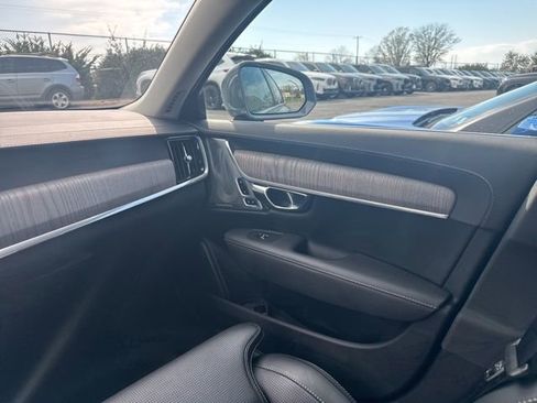 Used 2022 Volvo S90 B6 Inscription w/ Advanced Package image 21
