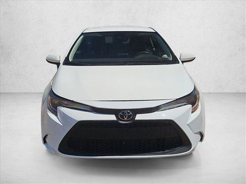 Used 2022 Toyota Corolla LE FWD image 2