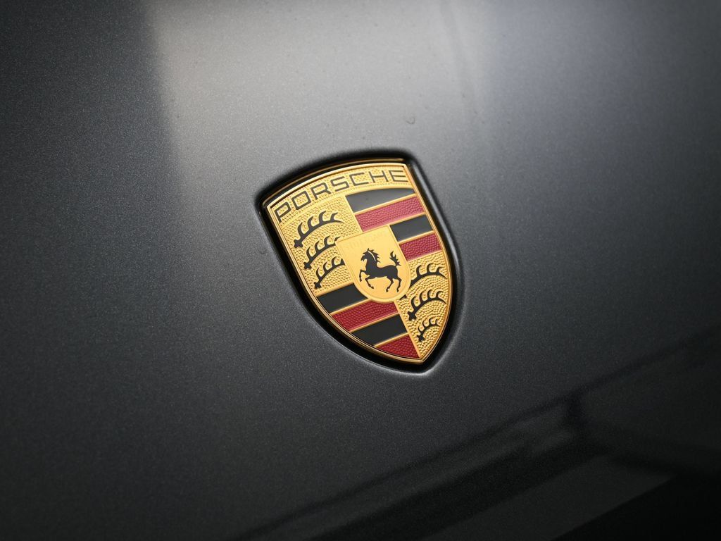 Certified 2026 Porsche Macan AWD/4WD image 13