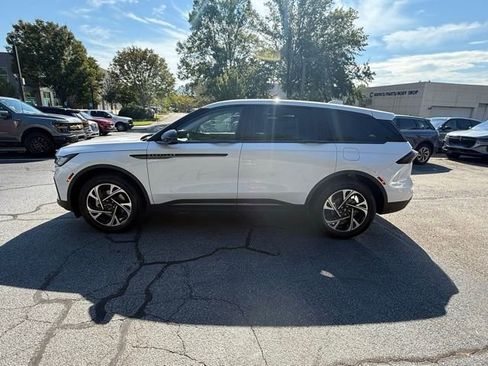 New 2025 Lincoln Nautilus Premier w/ Jet Appearance Package image 3