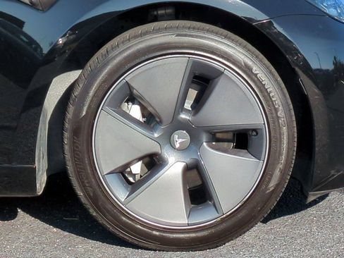 Used 2023 Tesla Model 3 Standard Range image 11