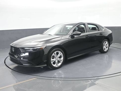 Used 2025 Honda Accord LX image 5