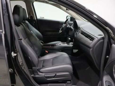Used 2019 Honda HR-V Touring image 24