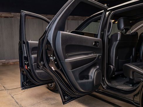 Used 2022 Dodge Durango SRT w/ Technology Group image 27