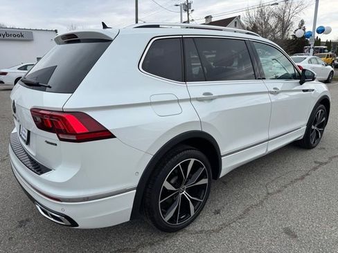 Certified 2023 Volkswagen Tiguan SEL R-Line image 5