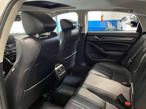 Used 2019 Honda Accord Touring image 17