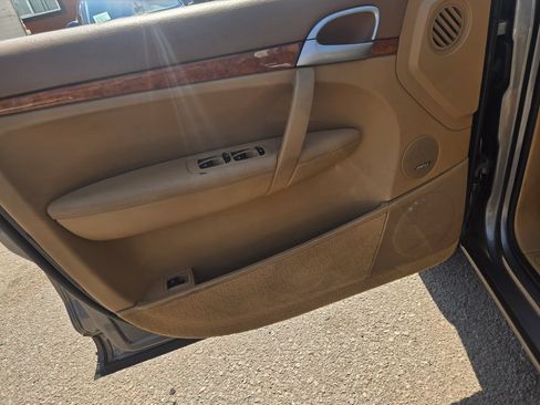 Used 2009 Porsche Cayenne AWD/4WD image 15