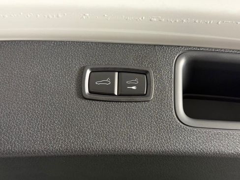 New 2026 Porsche Macan Turbo image 18