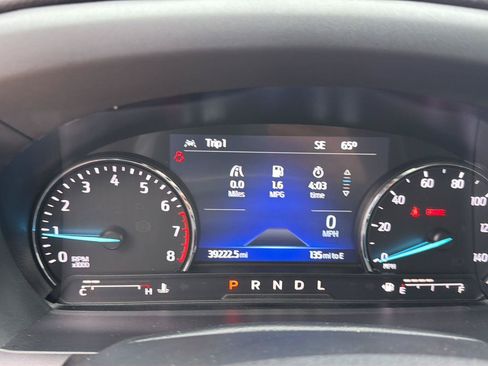 Used 2022 Ford Explorer XLT w/ Equipment Group 202A AWD/4WD image 16