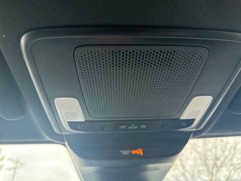 Certified 2025 Honda HR-V Sport image 14