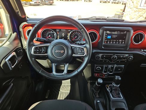 Used 2018 Jeep Wrangler Unlimited Rubicon w/ Steel Bumper Group AWD/4WD image 9