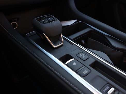 New 2025 Nissan Pathfinder SV w/ Cargo Package image 31