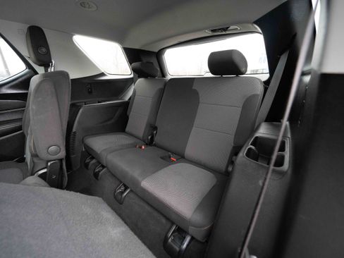 Used 2018 Chevrolet Traverse LT image 24