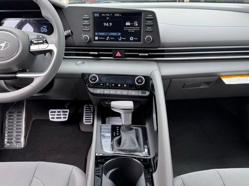 New 2026 Hyundai Elantra SEL Sport Premium FWD image 4