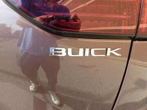 Used 2025 Buick Envision Preferred AWD/4WD image 9