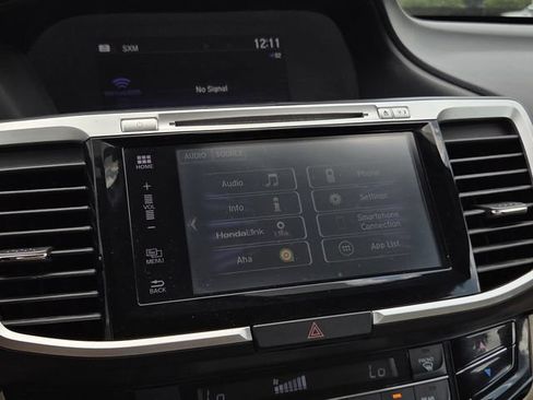 Used 2016 Honda Accord EX image 9