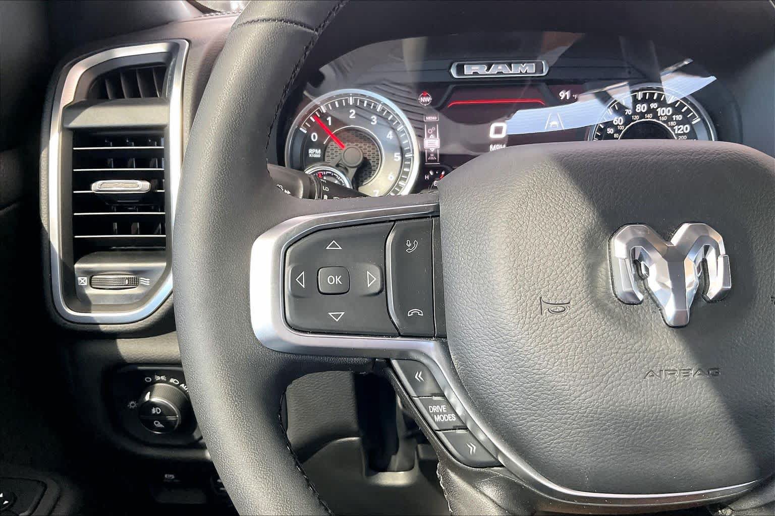Used 2025 RAM 1500 Big Horn AWD/4WD image 23