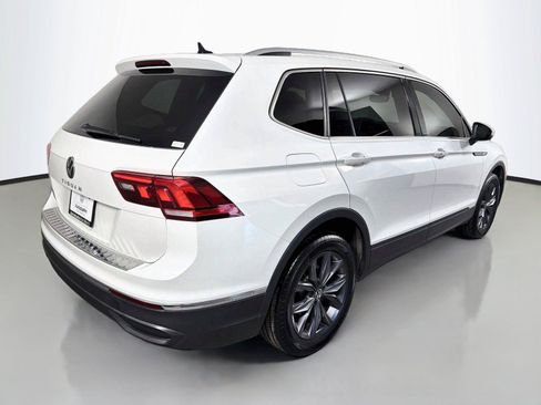 Used 2023 Volkswagen Tiguan SE FWD image 5