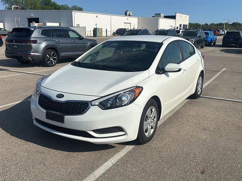 Used 2016 Kia Forte LX FWD image 4