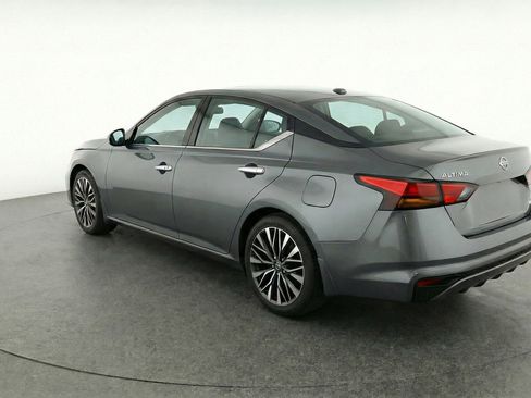 Used 2025 Nissan Altima 2.5 SV image 6