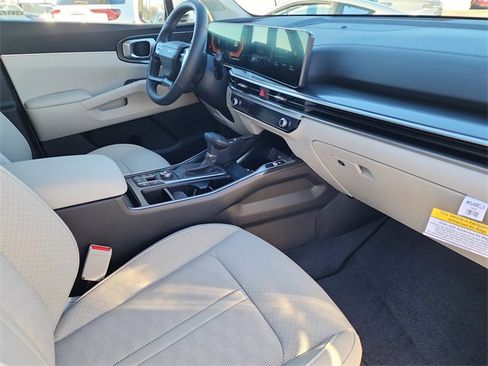 New 2026 Kia Sorento S w/ S Panoramic Sunroof Package image 17