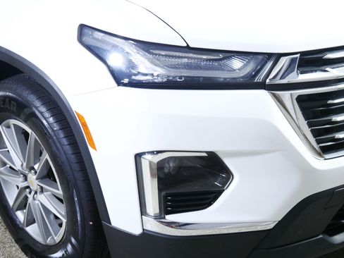 Used 2023 Chevrolet Traverse LT AWD/4WD image 16